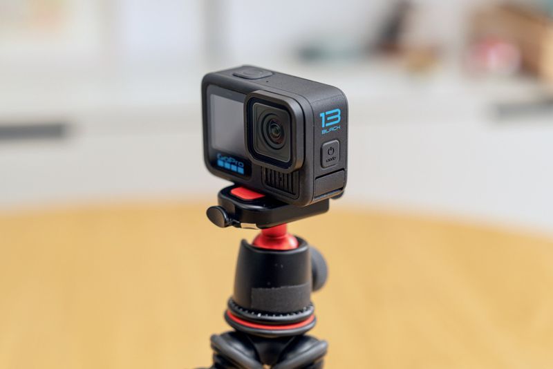 GoPro Hero 13 Black (action camera) — ~154 g