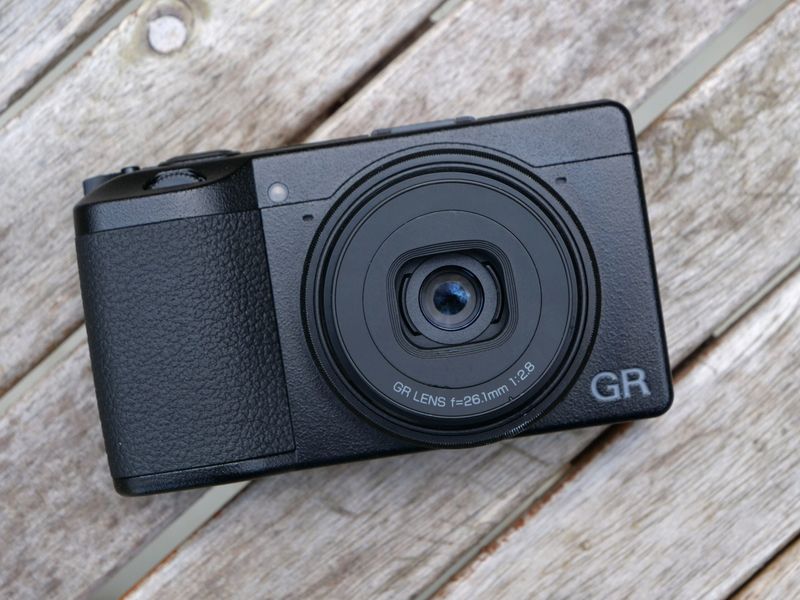 Ricoh GR IIIx / GR III