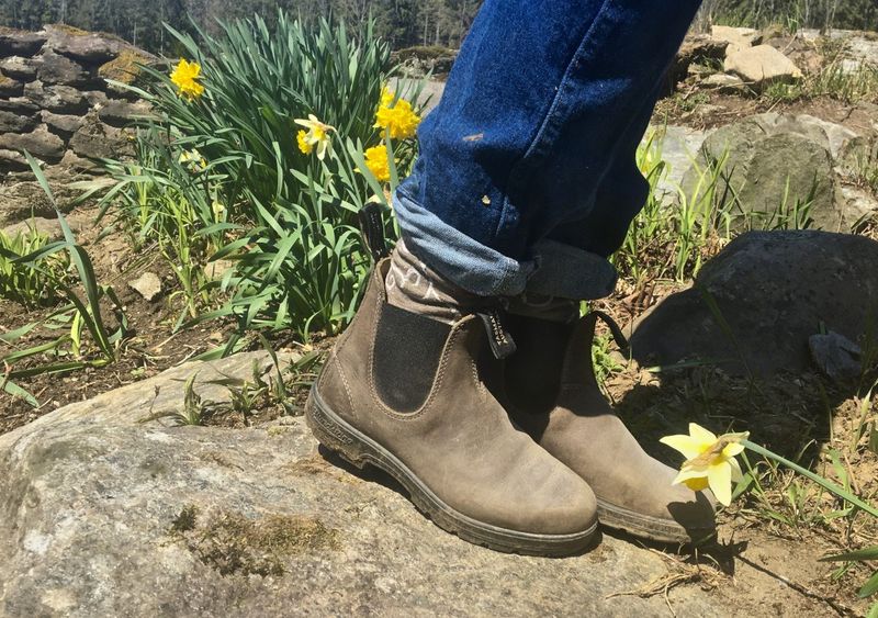 Blundstone 550 — tough slip-on leather boot
