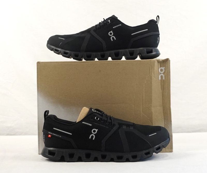 On Cloud 5 Waterproof — Low-bulk, waterproof lifestyle sneaker