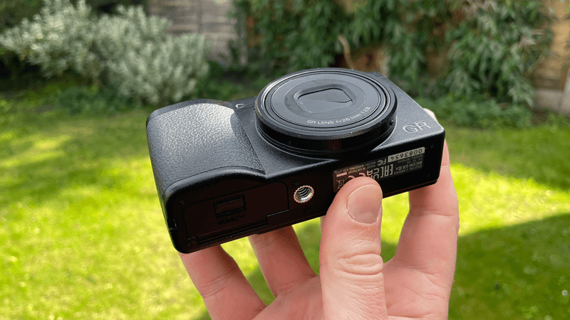 RICOH GR IIIx HDF — pocket stealth with a subtly dreamy look