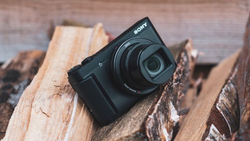 Sony Cyber-shot DSC-HX99 (pocket super-zoom)