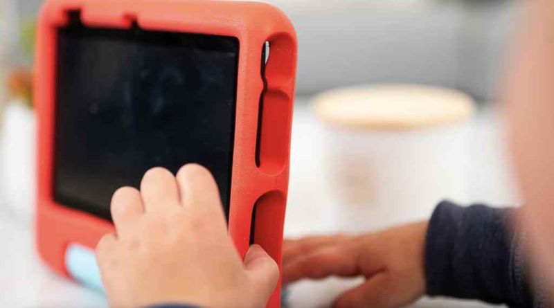 Kid-proof Tablet or E-Reader with Protective Case