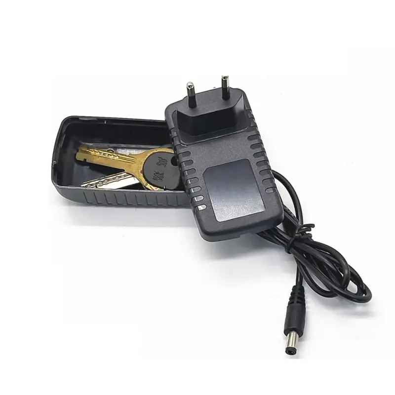 Inside a Fake Power Adapter