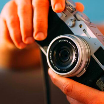10 Best Compact Cameras for Travel That Are Lightweight and Powerful