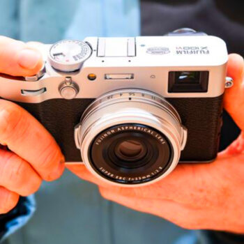 10 Best Compact Cameras for Travel That Rival DSLRs