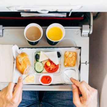10 In-Flight Dining Etiquette Rules