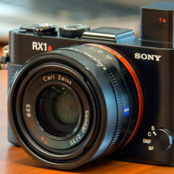 12 Best Compact Cameras With Large Sensors for Stunning Detail