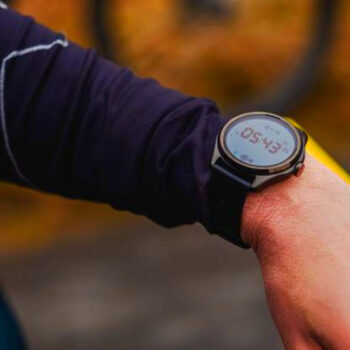 12 Smartwatches That Double as Travel Guides
