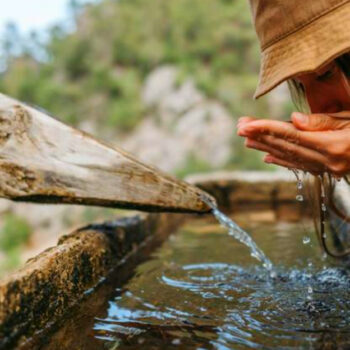 12 Ways to Avoid Food Poisoning While Traveling