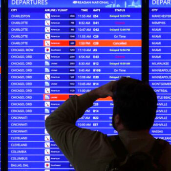 15 Budget Travel Hacks to Save Money in 2025