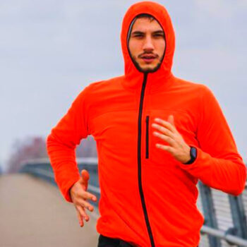 2025 Picks: Top Climate-Adaptive Thermal Clothes for Travel & Outdoor Comfort
