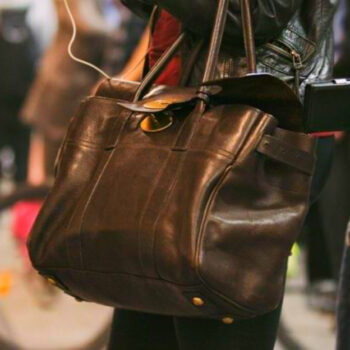 7 Places You Should Never Keep Your Money While Traveling