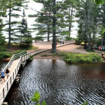 7 Wisconsin Ferry Islands Perfect For a Family Picnic