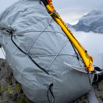8 Best Daypacks for Winter Hiking in 2025 – Warm, Comfortable, and Trail-Ready