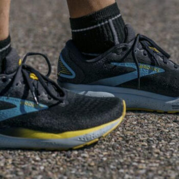 8 Best Lightweight Travel Shoes for Men in November 2025