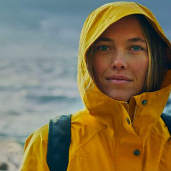 8 Best Waterproof Jackets for Travelers in Fall 2025