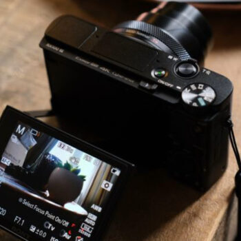 9 Best Compact Cameras for Low-Light Travel Shots