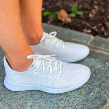 Best Comfortable Shoes for Long-Haul Flights (That Your Feet Will Actually Thank You For)