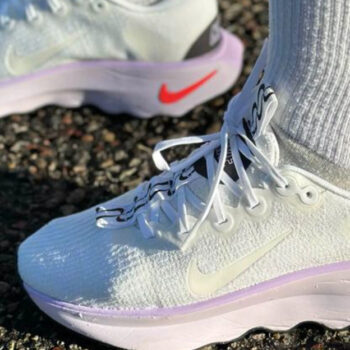 Best Comfortable Walking Shoes for Travelers in October 2025