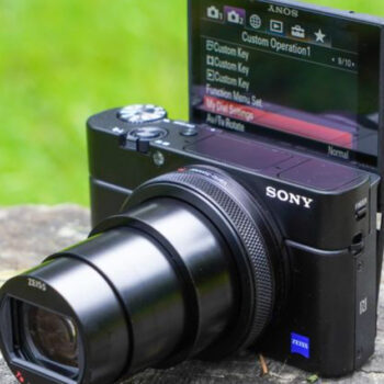 Best Compact Cameras for Travelers in November 2025