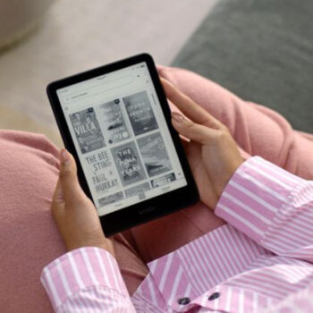 Best E-Readers for Long-Haul Flights