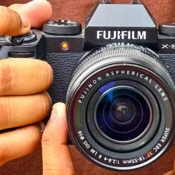 Comfort Meets Clarity: 6 Best Camera Gear for Seniors in 2025