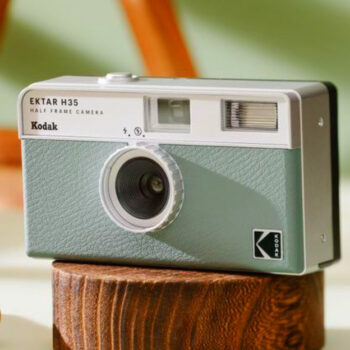 Gen Z's Favorite Retro Travel Cameras in 2025: 11 Picks Worth the Hype