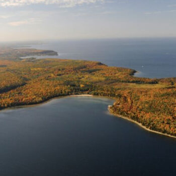 Wisconsin’s Secret Peninsula Lined with Hidden Sand Dunes and Shipwrecks