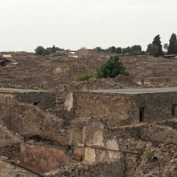 visiting Pompeii italy with kids